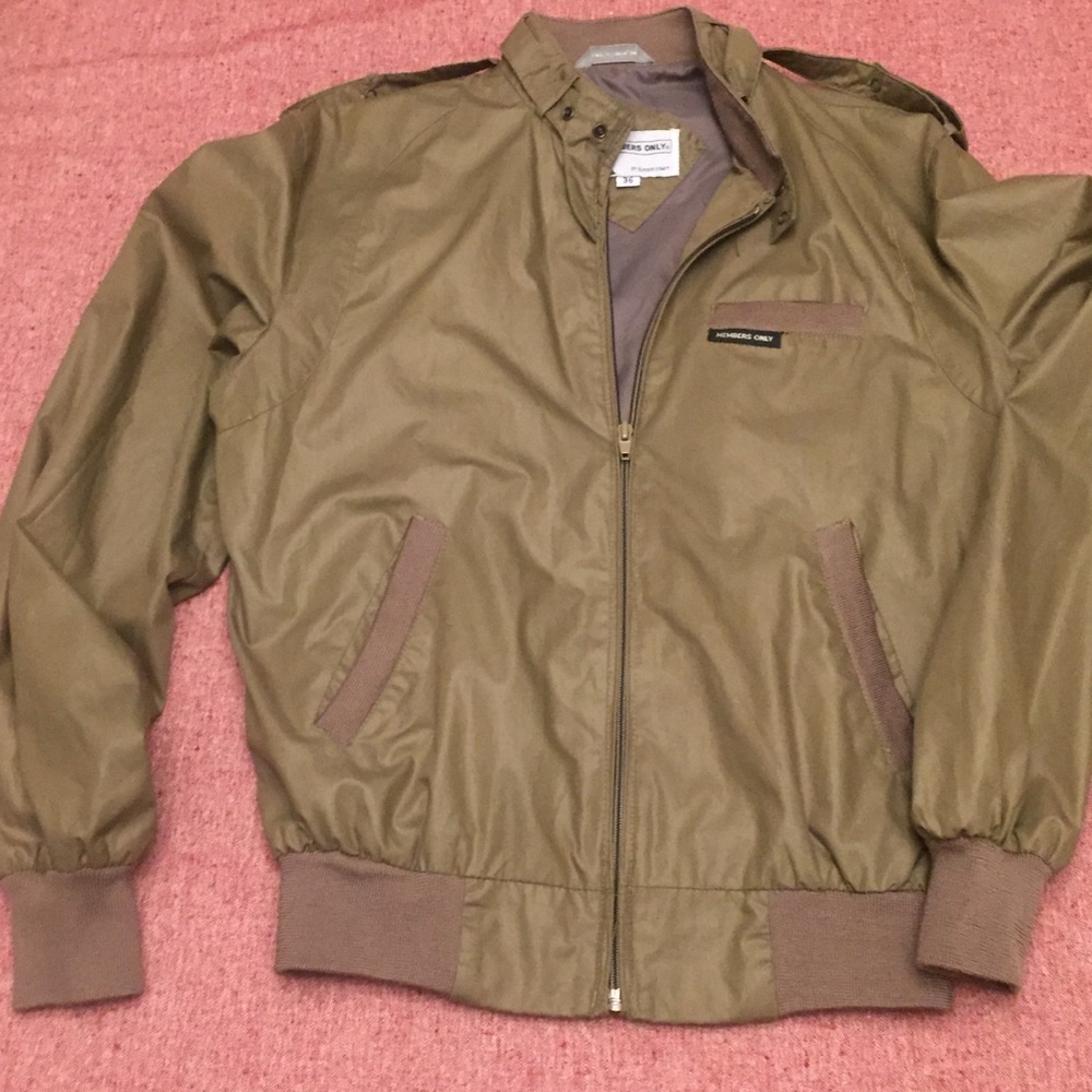 Vintage 80’s army Green Members Only jacket